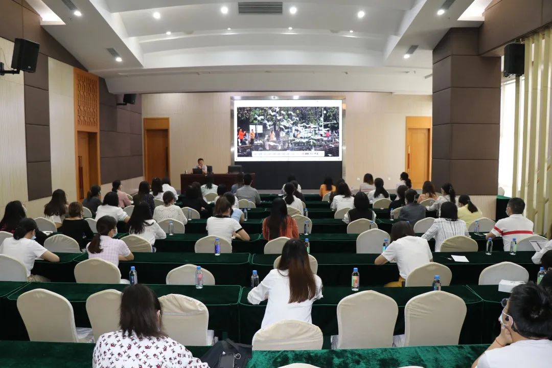 拍好圖片、講好故事、樹好形象——集團公司工會開展“職工素質(zhì)提升課堂”之《攝影入門及提高》培訓(xùn)
