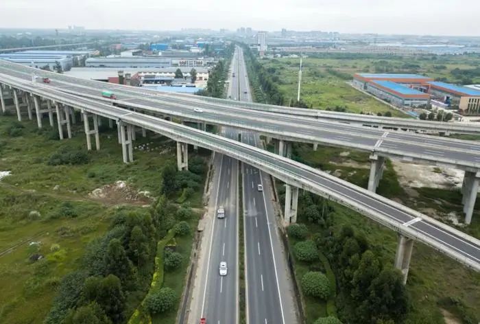 【決戰(zhàn)四季度】舊路煥新顏！這條路預(yù)計明年1月完成修復(fù)！